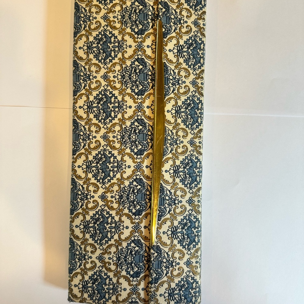 Vintage and Elegant Blue, Cream and Gold Knitting Needle case and Needles.